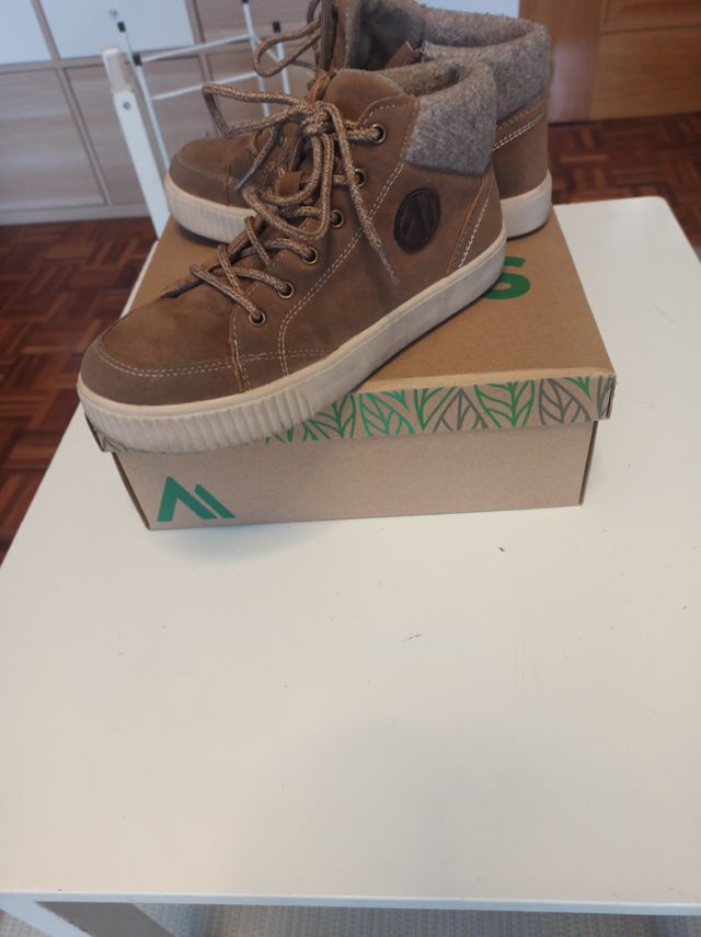 Botín de piel marrón