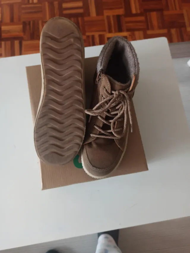 Botín de piel marrón