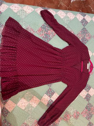 Vestido mini granate con topos dorados