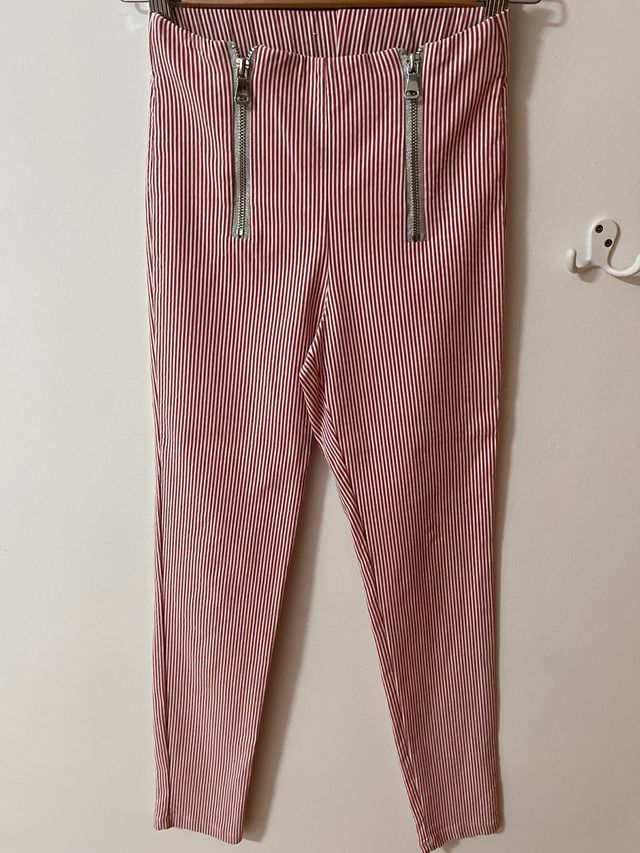 Pantalones rayas rojas