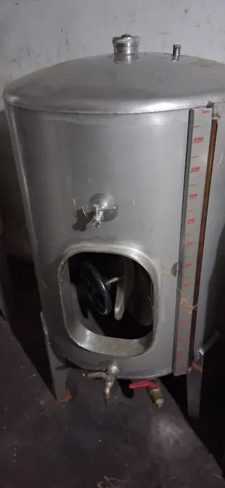 3 Pipas Inox 250L 
1 Pipa Inox 550L