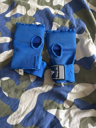 Guantes Boxeo y MMA + Espinilleras