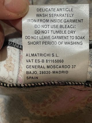 Abrigo ligero Almatrichi talla L vestido estampado