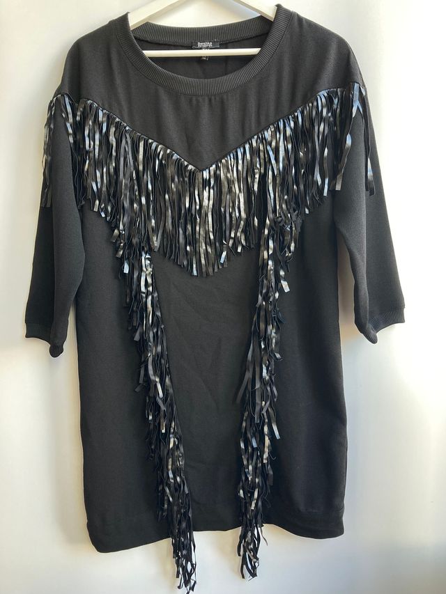 Vestido Bershka negro flecos talla M