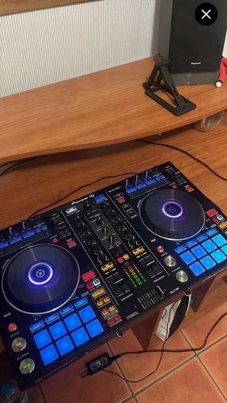 Mesa de mezclas Pioneer DJ