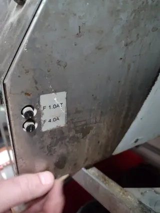 Máquina secadora de cubiertos