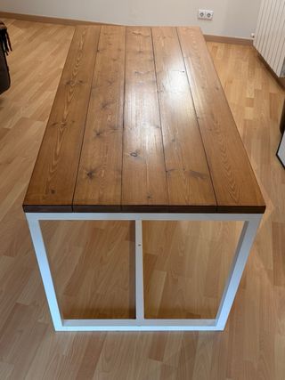 Mesa comedor madera y metal blanco