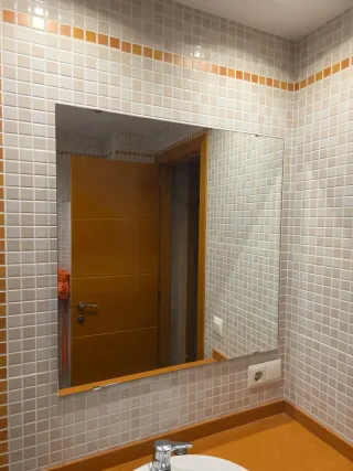 Conjunto baño encimera y lavabo naranja