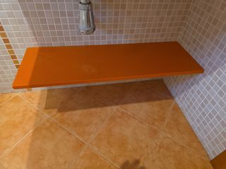 Conjunto baño encimera y lavabo naranja