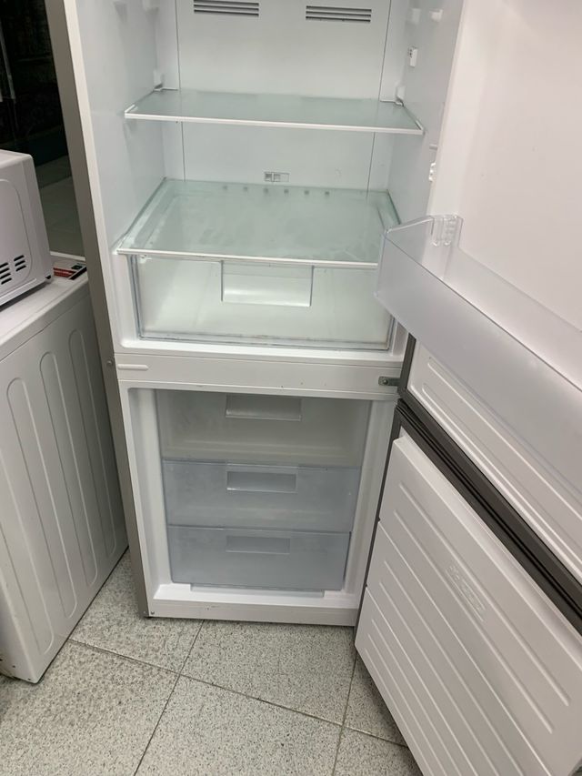 Nevera combi dyundai con garantía