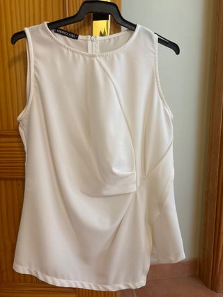 Blusa CEREZAS blanca sin mangas