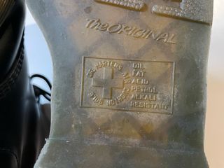 Botas Dr. Martens 1490 10 ojales T38