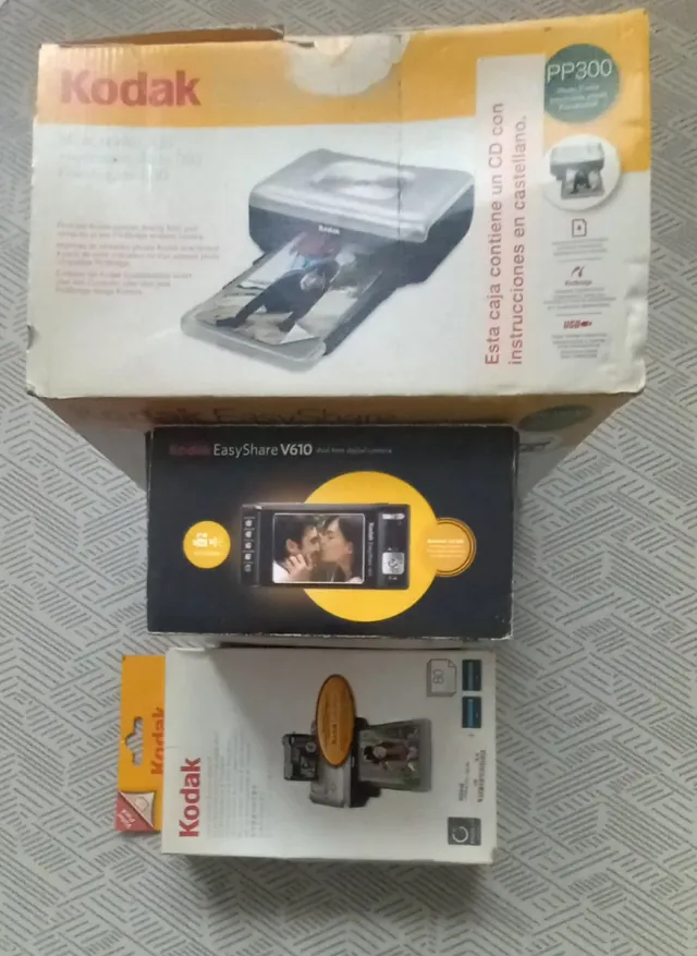 Kodak V610 + Impresora PP300 + Kit fotos.