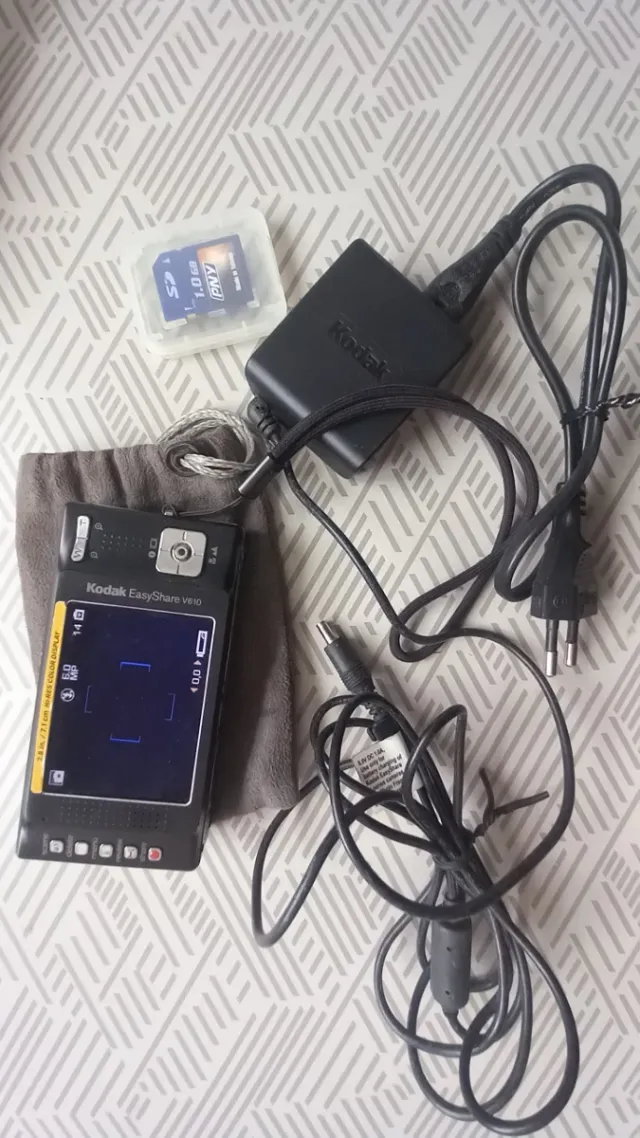 Kodak V610 + Impresora PP300 + Kit fotos.