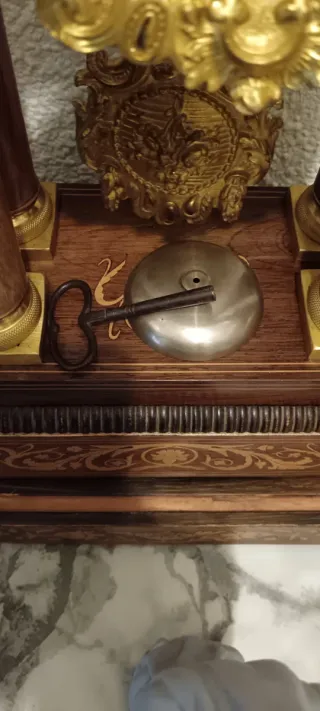 Reloj de columnas francés 1871