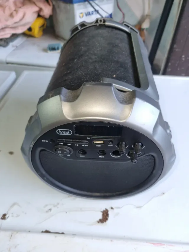 Cassa acustica Trevi manca caricabatteria