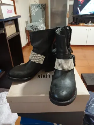 Stivaletti bassi neri con strass