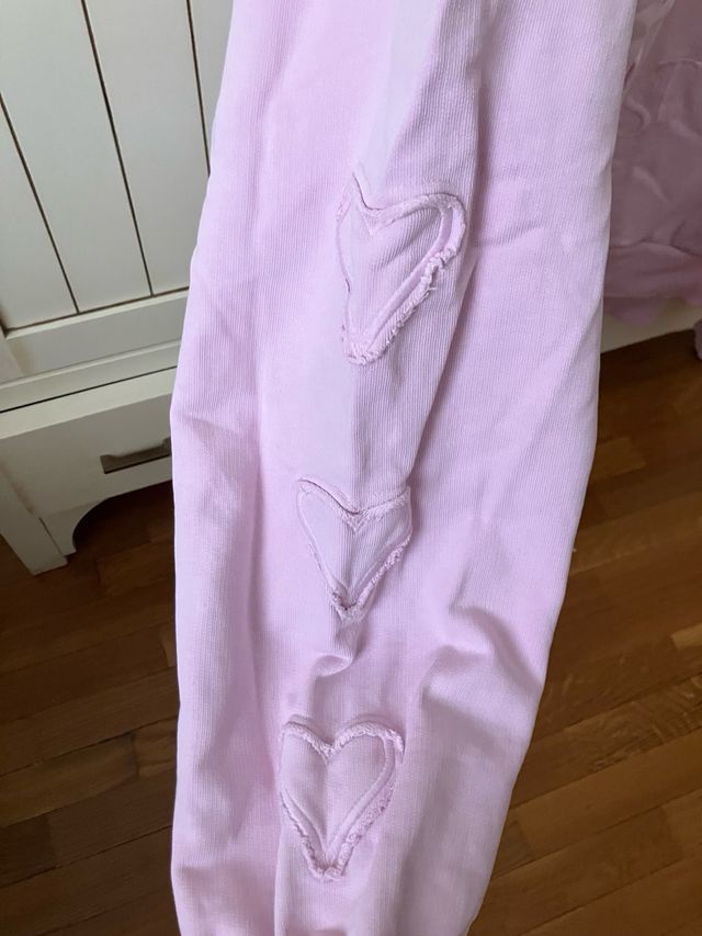 Sudadera rosa con corazones Vestagarments