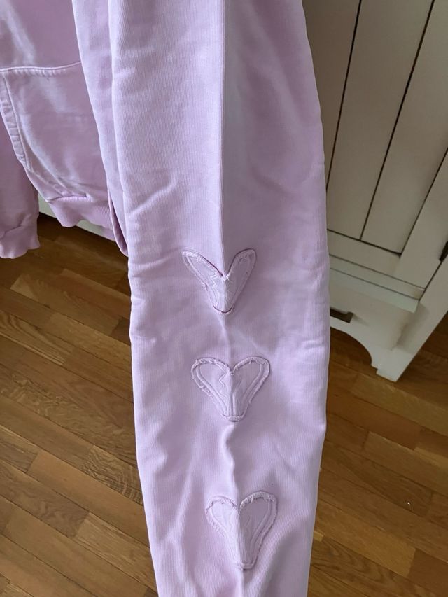 Sudadera rosa con corazones Vestagarments