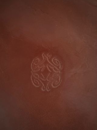 Porta corbatas de piel marrón