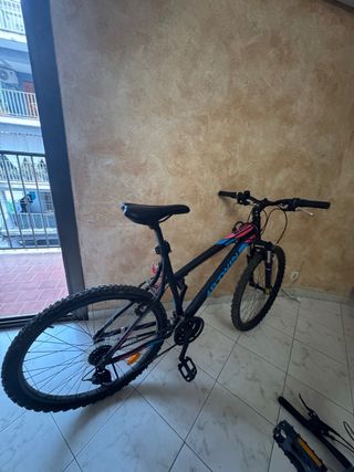 Bicicleta montaña BTWIN negra