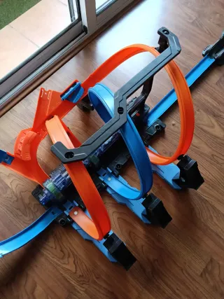 Circuito Hot Wheels Triple Loop