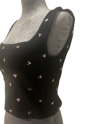 Top Zara negro con tachuelas