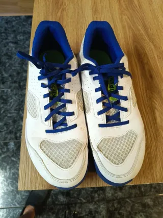 Zapatillas Balonmano Kipsta Talla 42.