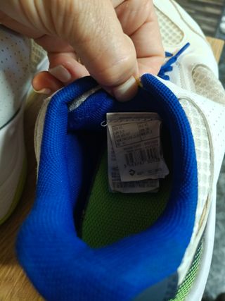 Zapatillas Balonmano Kipsta Talla 42.