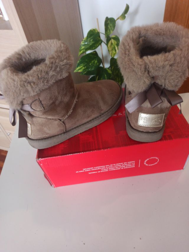 Botines niña marrones con pelo