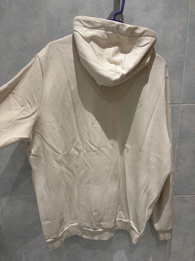 Chándal Puma Beige con Detalles Dorados