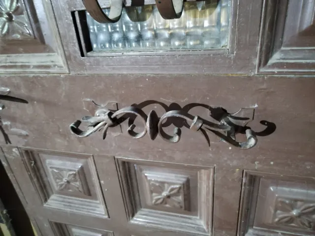 Puerta de Hierro Marrón