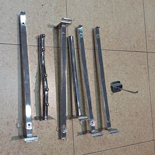 Estanterias de cristal i vitrina i probado maniquí