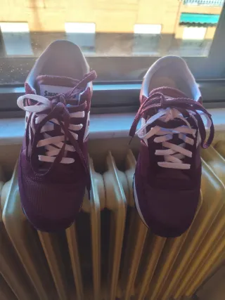 Saucony Jazz granates talla 44