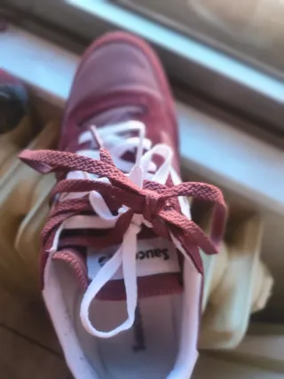 Saucony Jazz granates talla 44