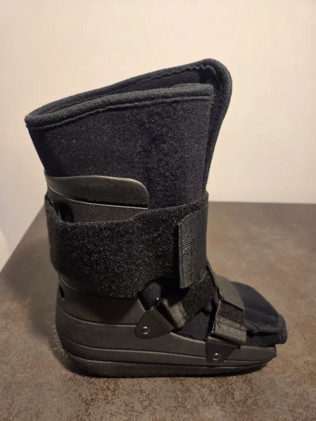 Bota Walker Ortopédica Corta Talla M