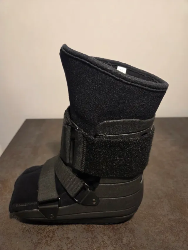 Bota Walker Ortopédica Corta Talla M