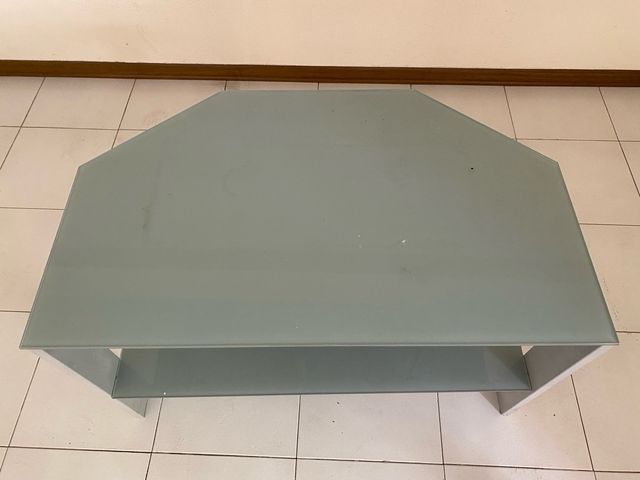 Tavolo Mobile porta TV in vetro e metallo