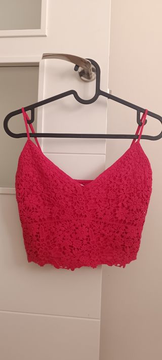 Crop top de encaje rojo