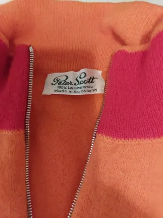 Jersey de lana naranja y rojo marca Peter Scott
