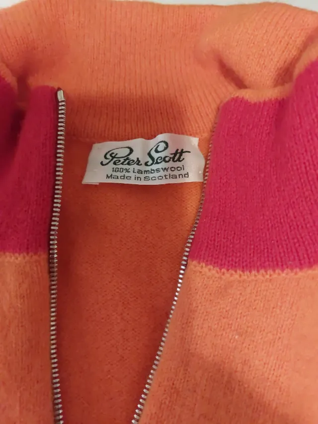 Jersey de lana naranja y rojo marca Peter Scott