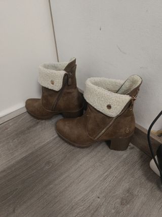 Botines marrones con forro de borrego