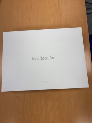 MacBook Air 13' 8GB RAM 256GB SSD. 2020