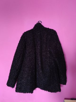 Abrigo rizo negro nuevo