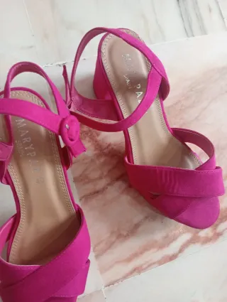 Sandalias de tacón rosa