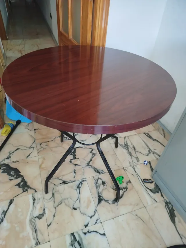 Mesa redonda madera y metal,venta por porsona