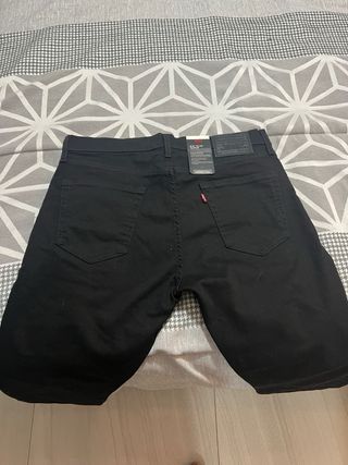 Levi's 512 slim taper negros sin estrenar.