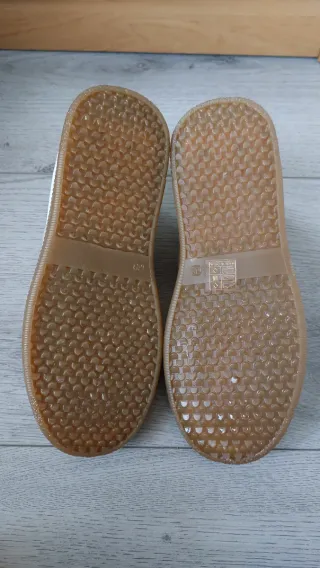 Zapatillas deportivas blancas y grises talla 38