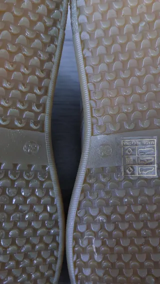 Zapatillas deportivas blancas y grises talla 38