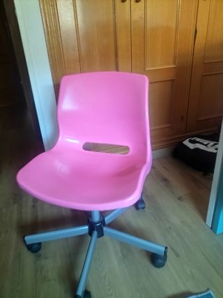 Silla de escritorio con ruedas